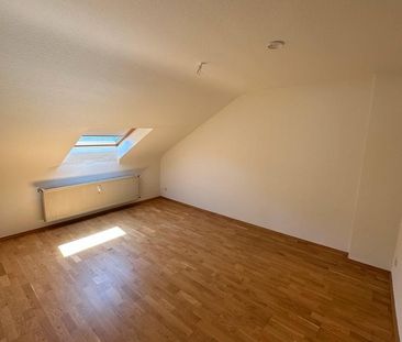 Komplett Renovierte DG- Wohnung in Alt-Saarbrücken - Photo 1