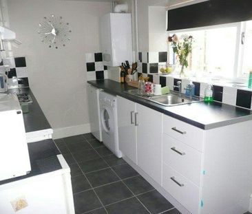 Terraced House to rent on - Photo 1