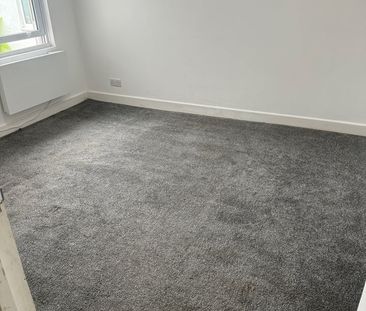 2 Bed Flat, Linton Road, BN3 - Photo 2