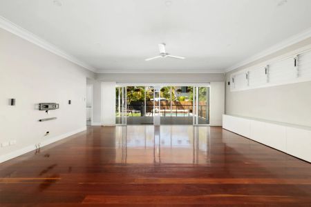 Classic Elegance Meets Modern Living – Restored Queenslander with Pool - Photo 4