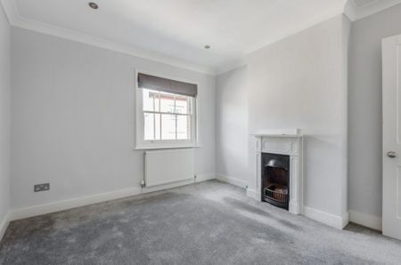 2 Bedroom House - St. Johns Street, Winchester - Photo 2