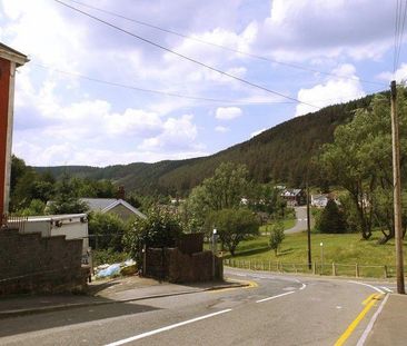 3 bedroom terraced house to rent - Photo 6