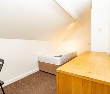 1 bedroom in a house share to rent - Photo 5