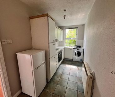6a Coastguard Cottages, Belfast Road, Carrickfergus, BT38 8BU - Photo 2