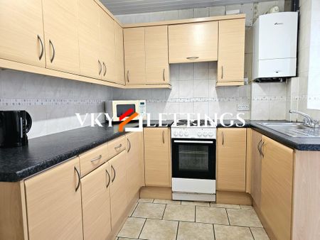 4 bedroom terraced house to rent - Photo 2