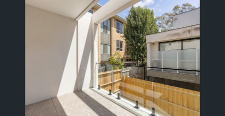 Stylish & Spacious Two-Storey Townhouse with Exceptional Features - Photo 4