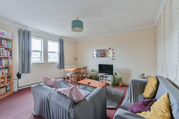 3 bedroom flat to rent - Photo 1