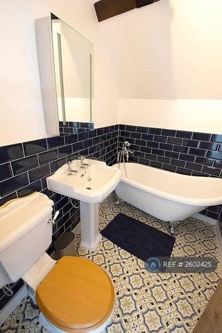 2 bedroom semi-detached house to rent - Photo 5