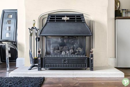 3 bedroom semi-detached house to rent - Photo 2