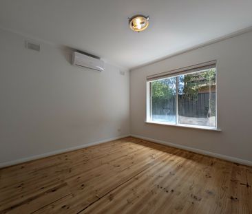 Charming, Renovated and Homely. - Photo 2