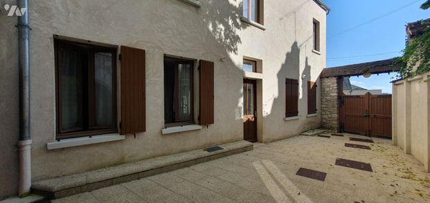 APPARTEMENT T2 au rch. 30 m2, petit jardin privatif, petite résidence centre village - Photo 1