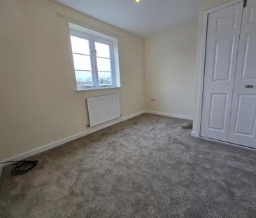 2 bedroom end of terrace house to rent - Photo 4