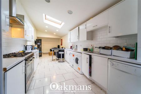 6 bedroom house to rent - Photo 2