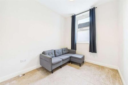 Birchett Road, Aldershot, Hampshire, GU11 - Photo 4