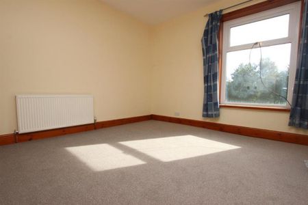 Radfield Avenue, Darwen - Photo 2