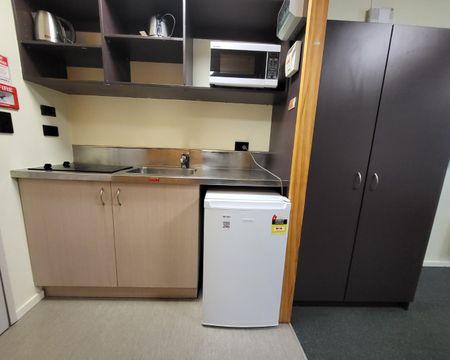 Stylish Studio Apartment for Rent – 315/12 Martin Square, Wellington - Photo 4