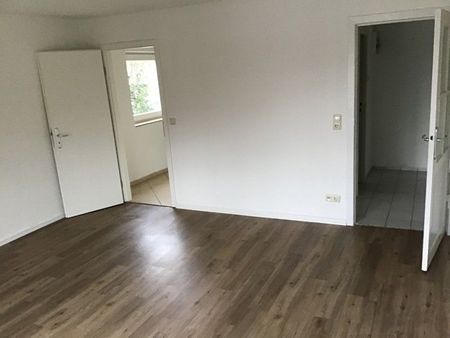 Renovierte 2,5-Zimmer-Wohnung mit Balkon - Photo 3