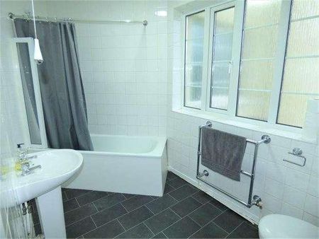 London Road, Leigh On Sea, Leigh On Sea, SS9 - Photo 4