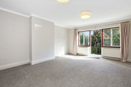 3 Bedroom Flat To Let - Photo 3