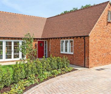 A stunning modern home in a beautiful courtyard development - Photo 4