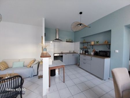 Location Appartement 2 Pièces 43 m² - Meublé - Photo 2