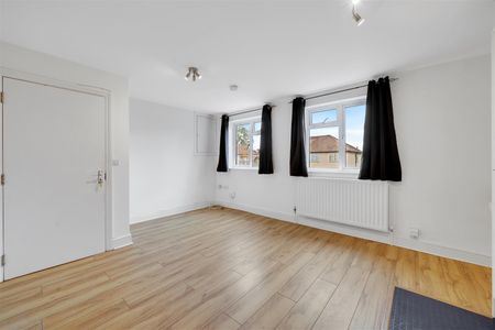 Flat To Let - Photo 3