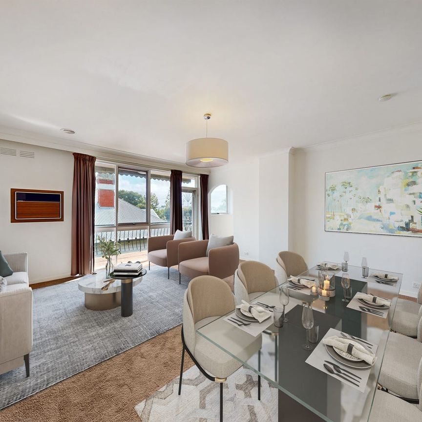 Spacious & Bright 3-Bedroom Apartment - Photo 1