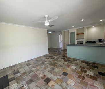 33 Yandal Crescent, Ballajura WA 6066 - House For Rent - $680 | Domain - Photo 4