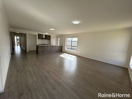 4 Bedroom Family Home in Great Location! - Photo 2