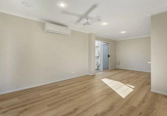 “Spacious & Stylish Townhouse in Prime Inner-City Location” - Photo 1