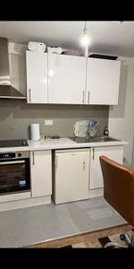 Studio to rent - Photo 3