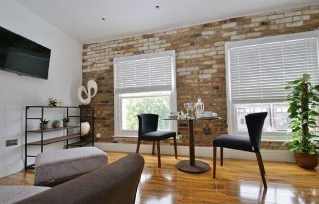 1 Bed Flat, Cornwall Crescent, W11 - Photo 1