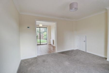 3 bedroom end of terrace house to rent - Photo 3