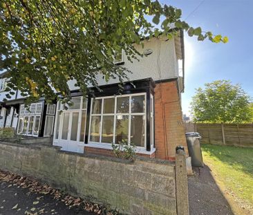 2 bedroom Semi-detached house to rent - Photo 3