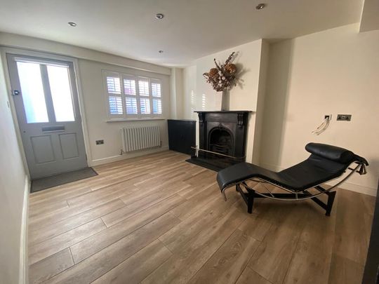2 bedroom cottage to rent - Photo 1