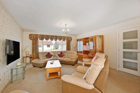 3 bedroom bungalow to rent - Photo 2