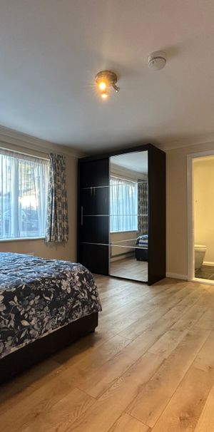 Southwold, Bracknell Southwold, Bracknell - Photo 1