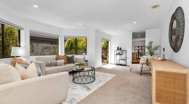 Cul-de-sac Living - Beachlands - Photo 1