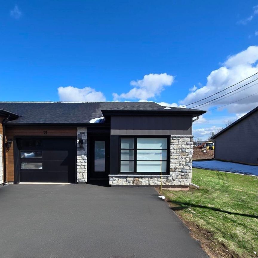 - Hudson Lane, E1G 6E3, Moncton - Photo 1