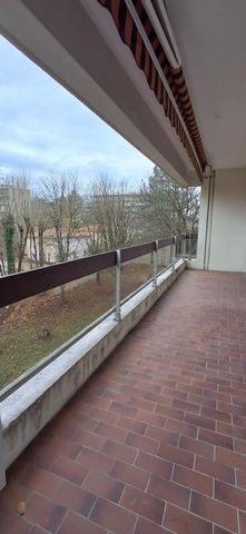Location Appartement 3 pièces 75m² ECULLY 69130 - Photo 2