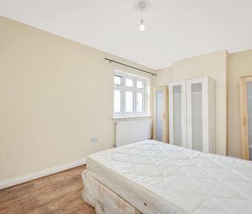 3 bedroom apartment to rent - Photo 6