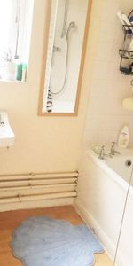 4 bedroom flat share to rent - Photo 3