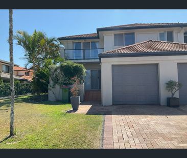 152 Palm Meadows Drive, Carrara, Qld 4211 - Photo 5