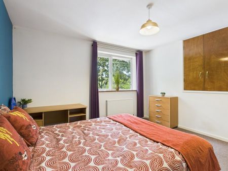 6 bedroom detached house to rent - Photo 5