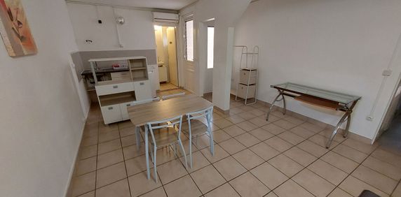 Location appartement 1 pièce, 25.46m², Fort-de-France - Photo 2