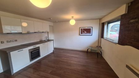 Upper Blakeridge Lane, Batley, West Yorkshire, WF17 - Photo 4