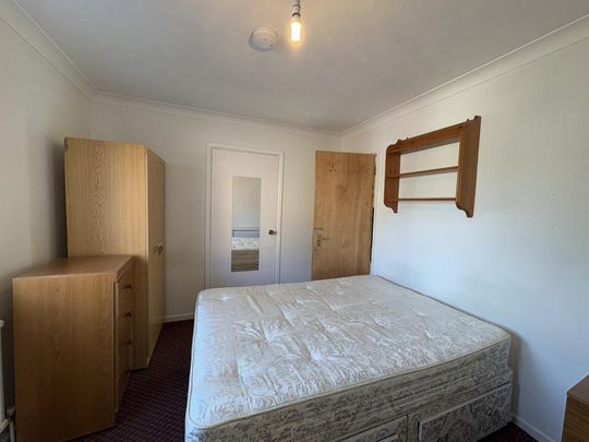 1 bedroom in a house share to rent - Photo 1