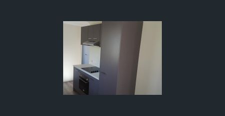 MODERN 2 BEDROOM FLAT - Photo 4