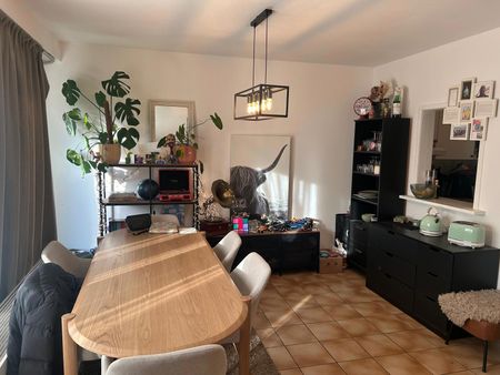 Gelijkvloers appartement met aparte garagebox - Photo 3