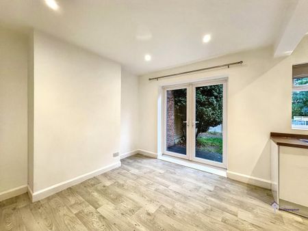 3 bedroom semi-detached house to rent - Photo 2